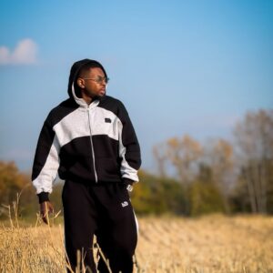 Abstract Logo Trackie